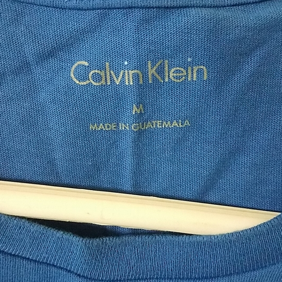 Calvin Klein tee - Picture 2 of 2